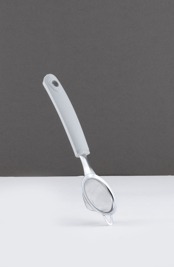 MESH STRAINER WITH PLASTIC HANDLE-GRAY